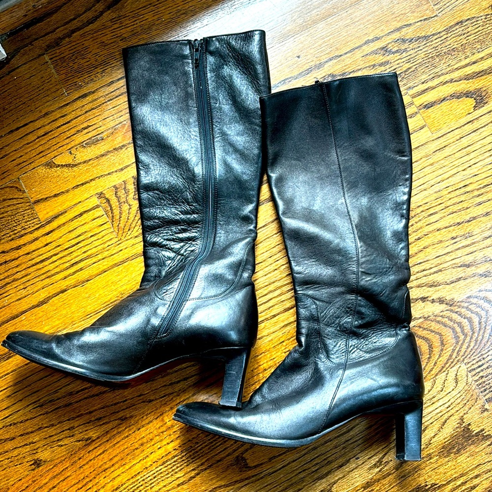Gorgeous Cole Haan tall black soft leather zip up heel boot size 7 1/2